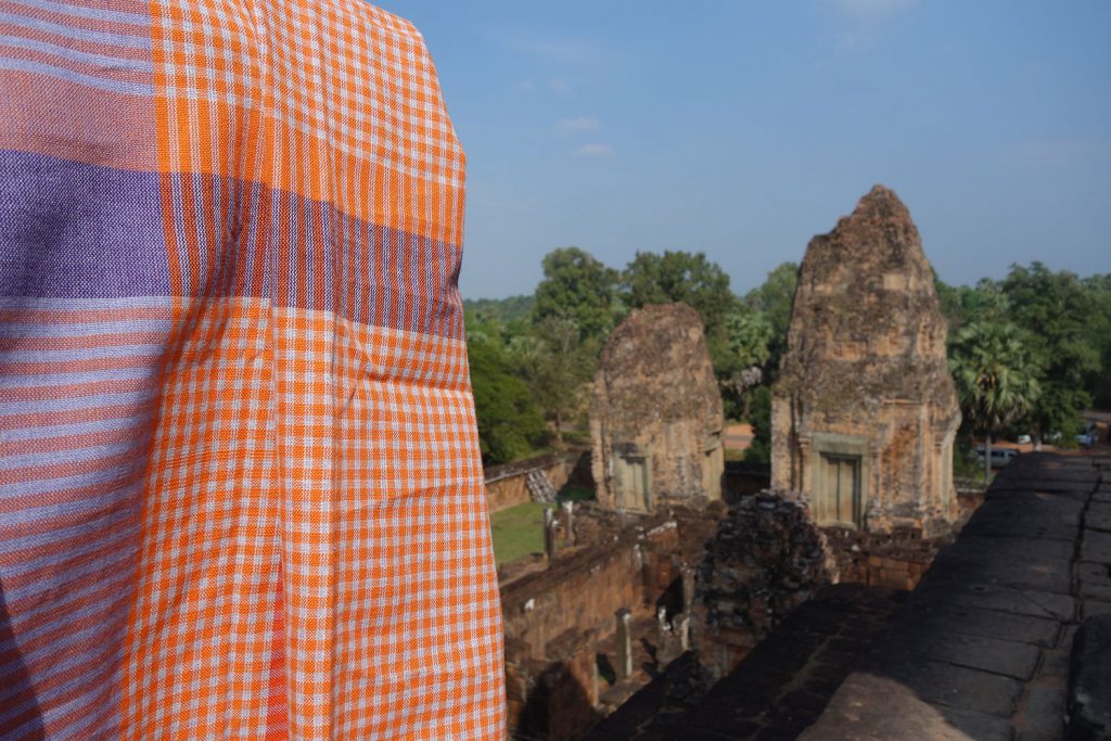 Temple d'Angkor avec le krama Sala Baï